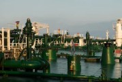 梦见香菜国际油价周二收高 地缘政治担忧与美元走弱双重支撑